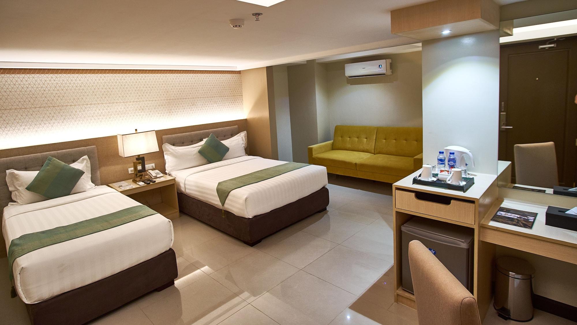 J7 Hotel Iloilo City Exterior foto