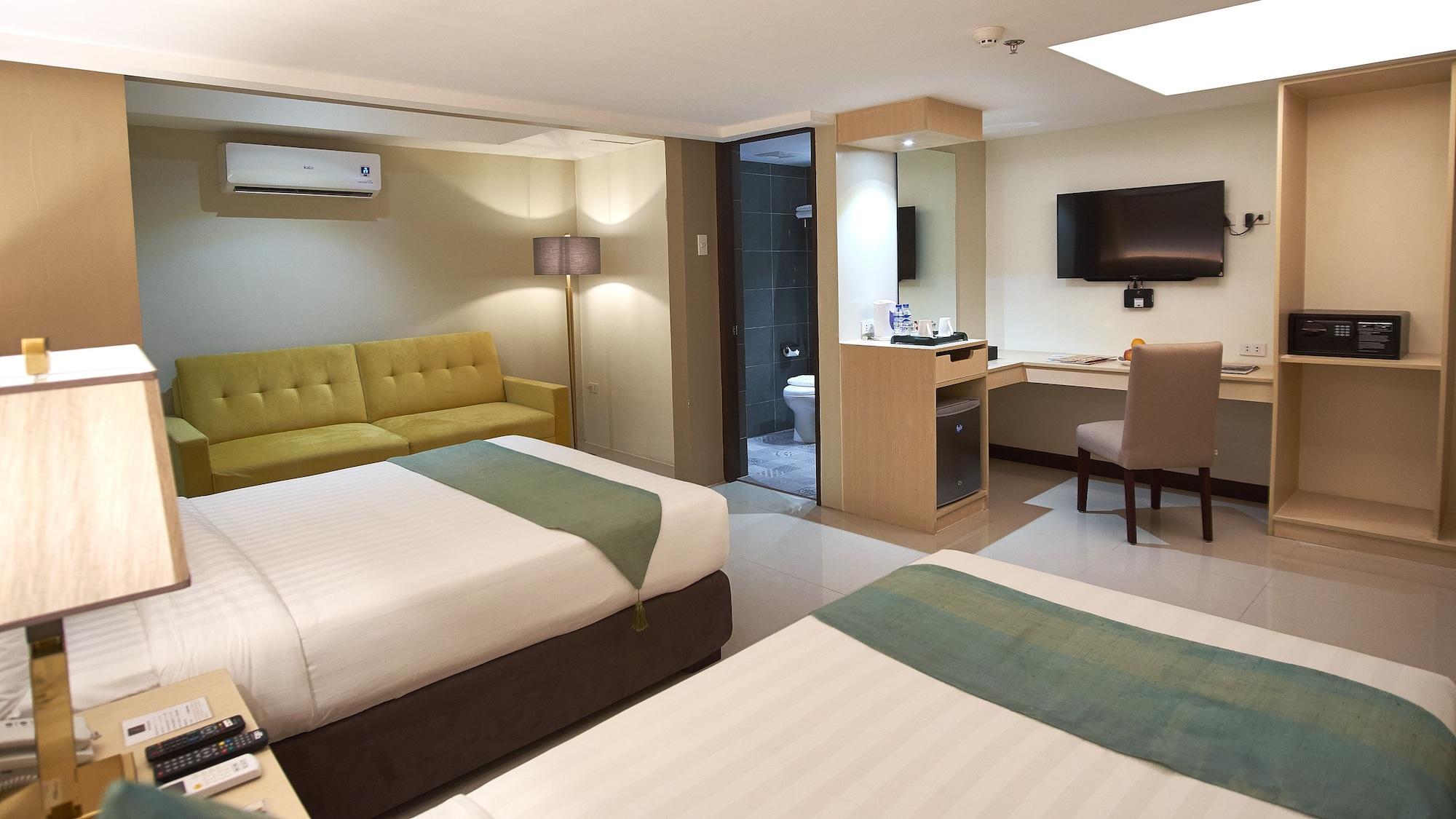 J7 Hotel Iloilo City Exterior foto